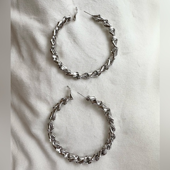 Silver Hoop Twisted Earrings Medium Large in size New - Picture 5 of 5